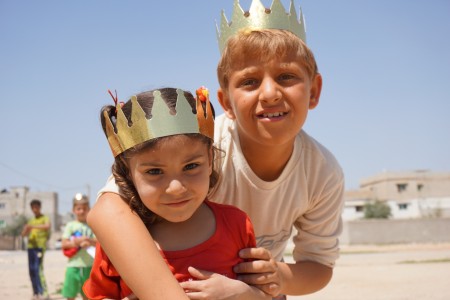 Kids with crowns_100415